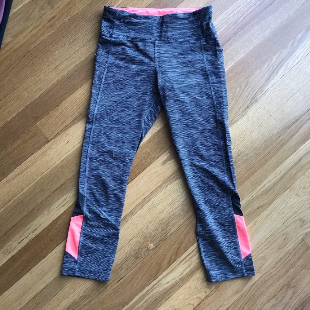 EUC Lululemon Crop Leggings